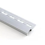 Nariz escalon pvc gris claro 18x12mmx2500mm(vta s/stock) MOLDUMET